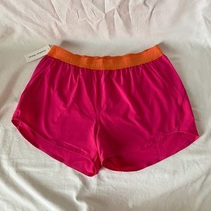 Outdoor Voices Relay Short Size L in Winecup